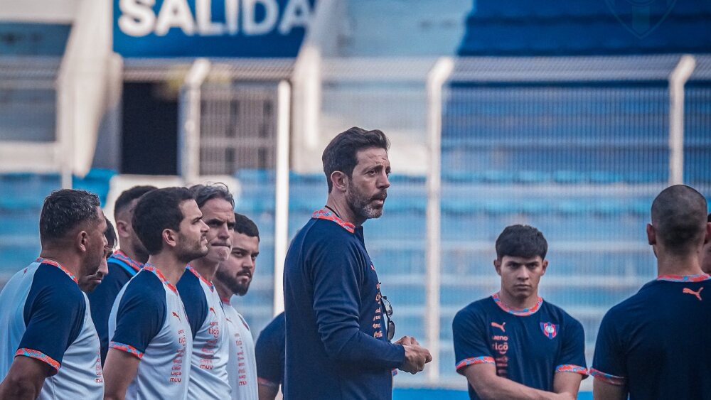 Lo que dijo Bava DT de Cerro sobre Santiago Mosquera